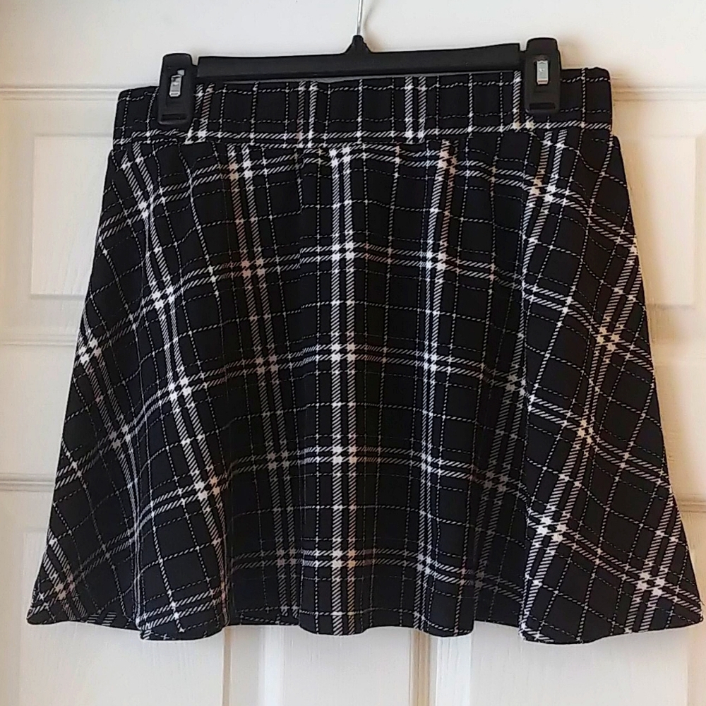 NWOT Plaid Skater Skirt